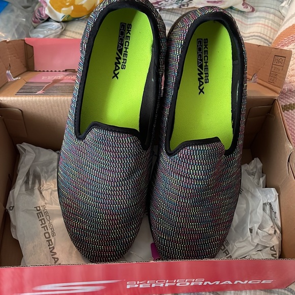 NWT Skechers Go Walk Skip On Shoes 11 - Picture 7 of 8